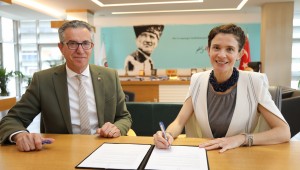 Gençlerin geleceğine atılan imza