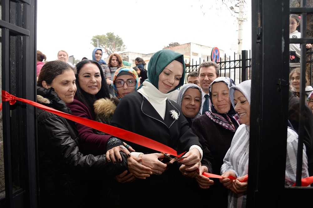 İlk ilmek Başkan Koştu'dan