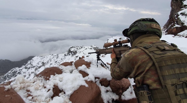 Irak'ın kuzeyinde 11 terörist etkisiz hale getirildi