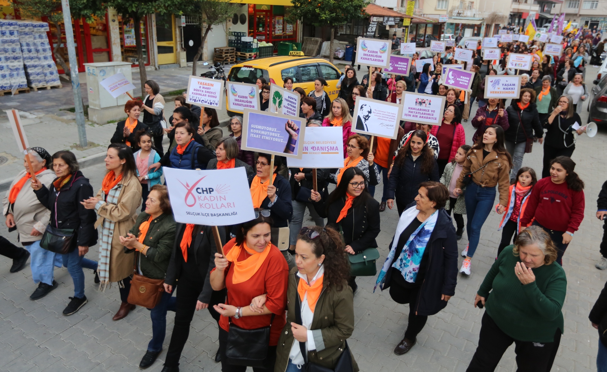 ""KADIN VİCDANIYLA İNSANLIK İÇİN"