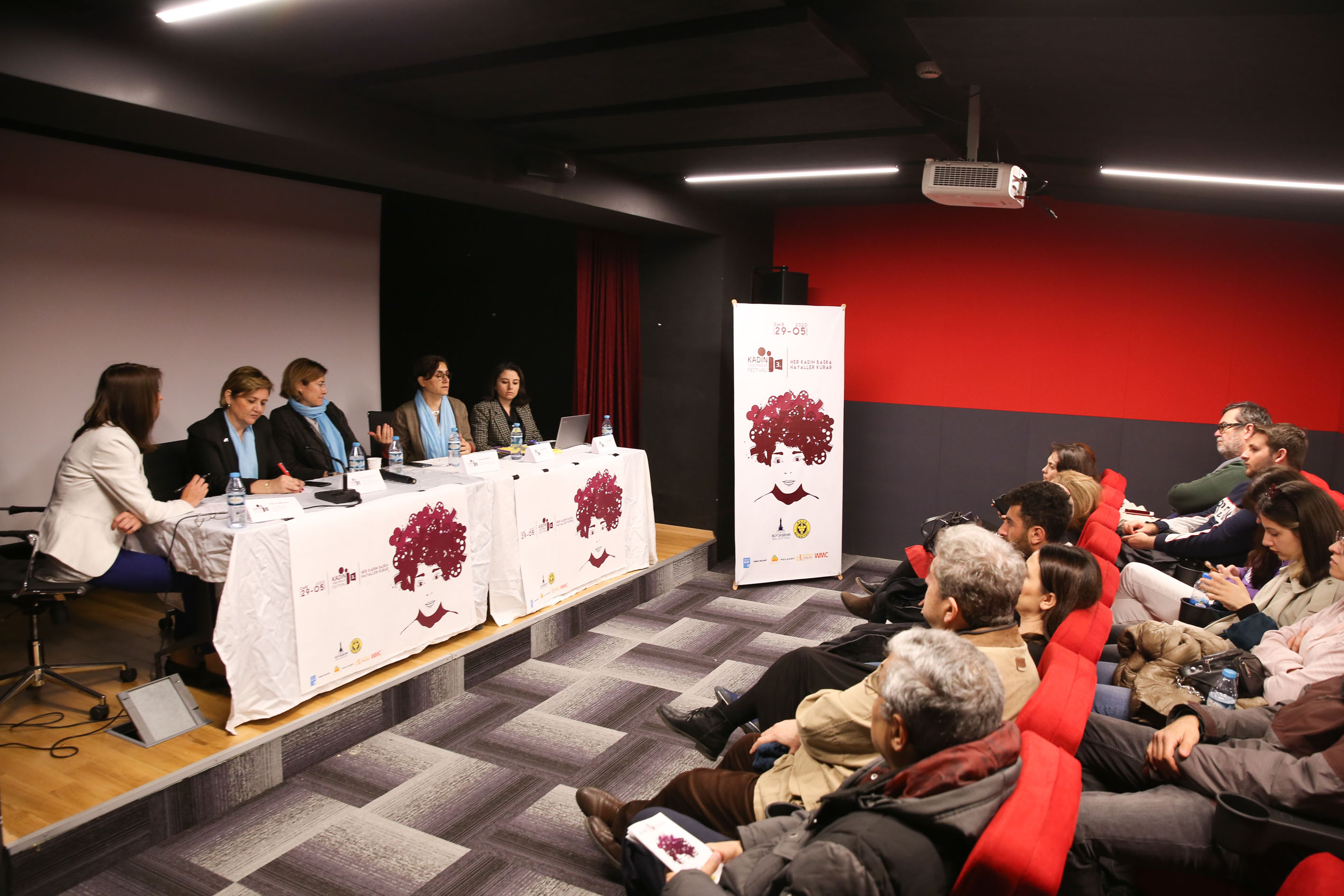 Kadın Yönetmenler 2021'de "süper kahramanlık" temasıyla geliyor