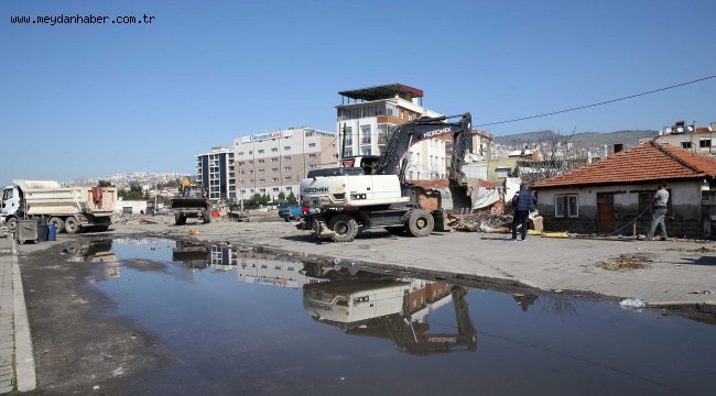 Karşıyaka'da yıkım operasyonu: Hurdacı çadırları kaldırıldı!