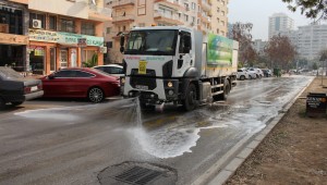 Karşıyaka'nın pazarlarında koronavirüs önlemleri!