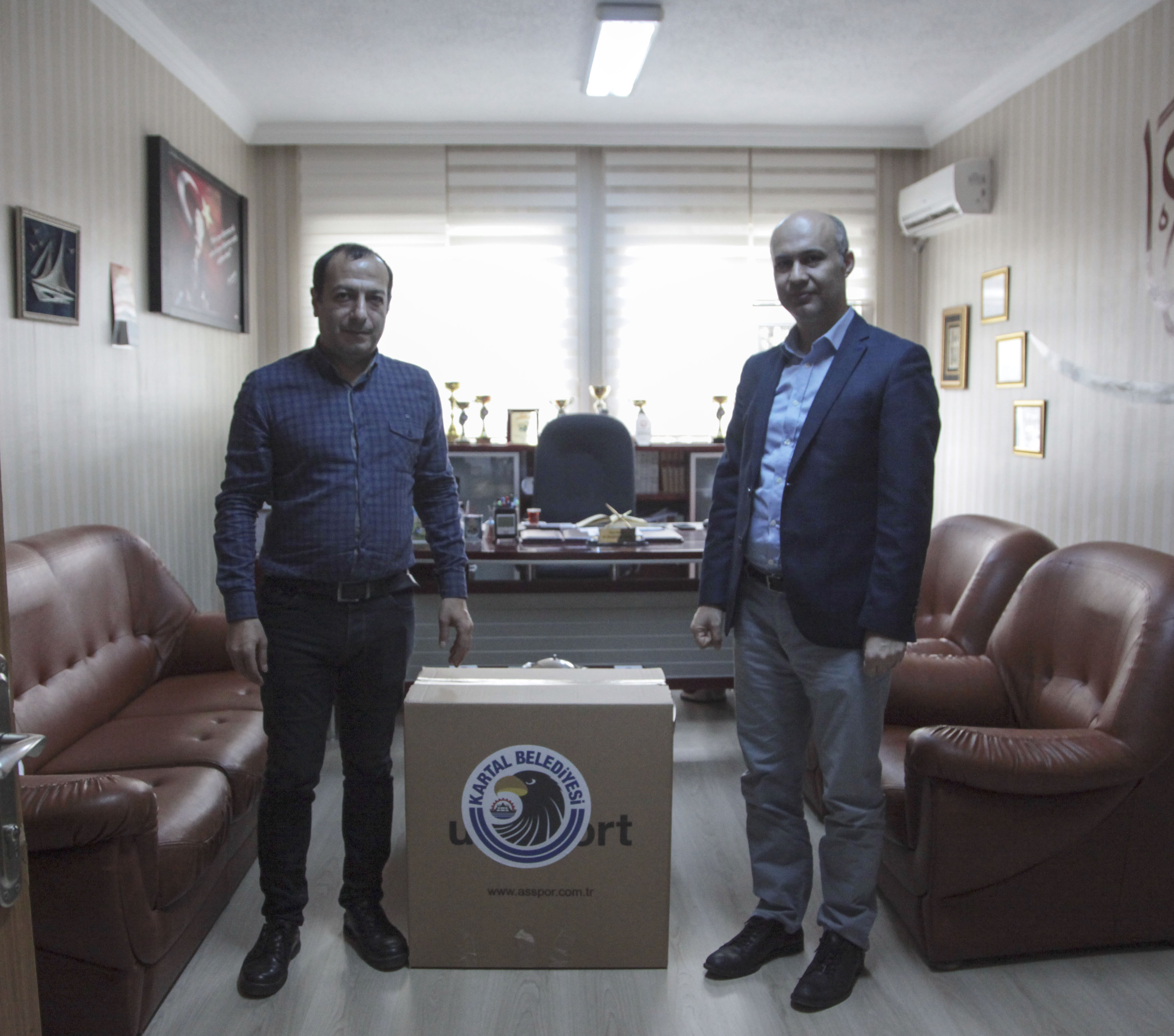 Kartal Belediyesi'nden Okullara Spor Malzemesi Desteği