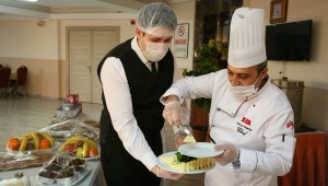 KEÇİÖREN BELEDİYESİ, KORONAVİRÜS TEDBİRLERİ KAPSAMINDA HUZUR EVİNDE ODALARA YEMEK SERVİSİ SİSTEMİNİ BAŞLATTI​BAŞKANI ALTINOK: HUZUREVİNDE KALABALIK ORTAMLARIN OLUŞMASINI ÖNLÜYORUZ