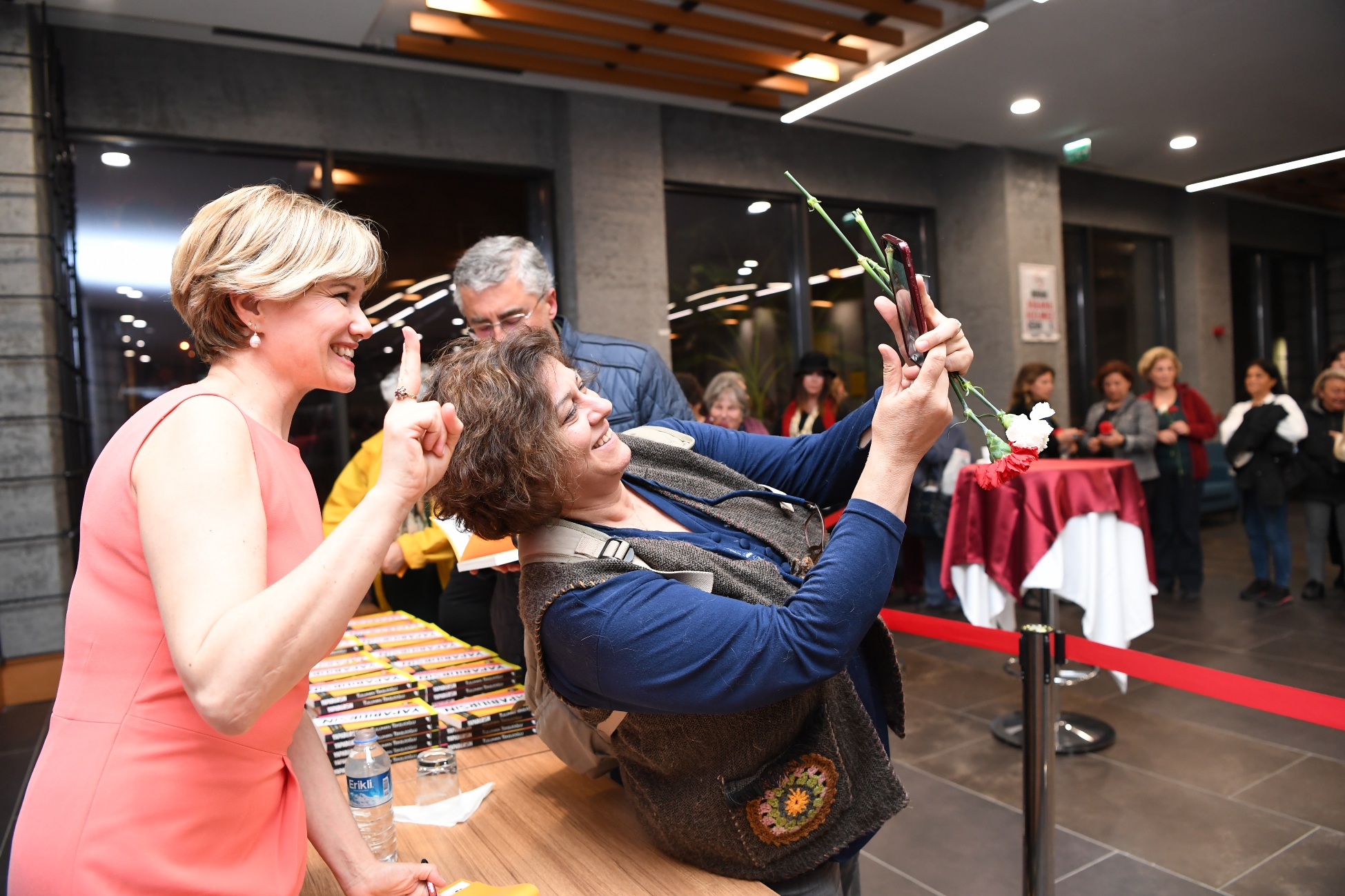 Konyaaltı'nda 8 Mart'a özel "Yapabilirsin" belgesel gösterimi