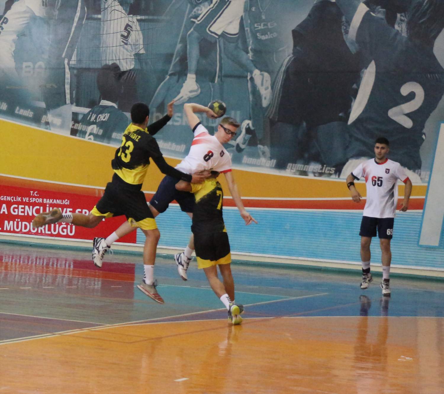 MANİSA'DA YAPILAN GENÇLER HENTBOL GRUP MÜSABAKALARI SONA ERDİ