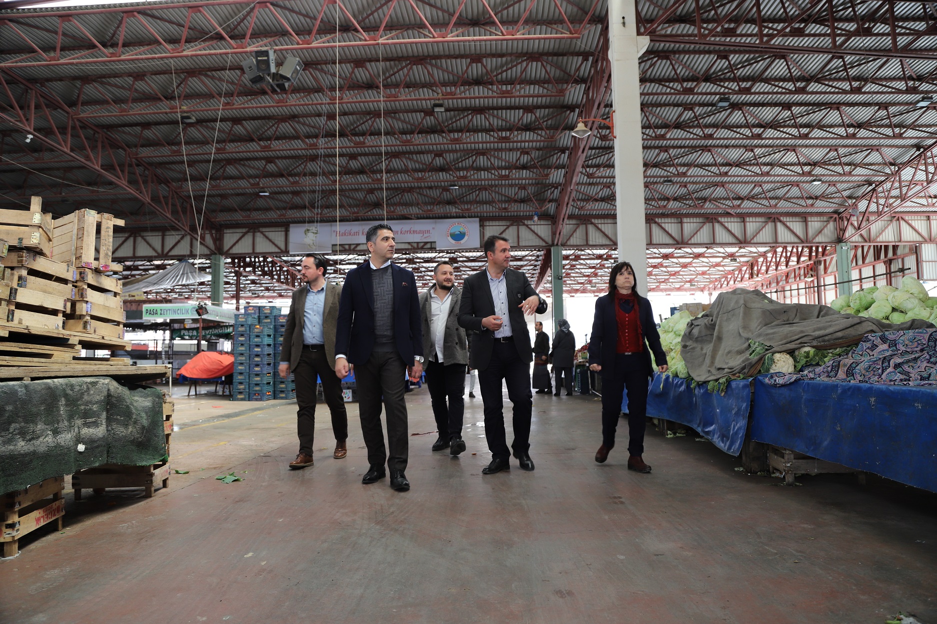 Menderes Pazar Yeri Otoparkına Kavuşuyor