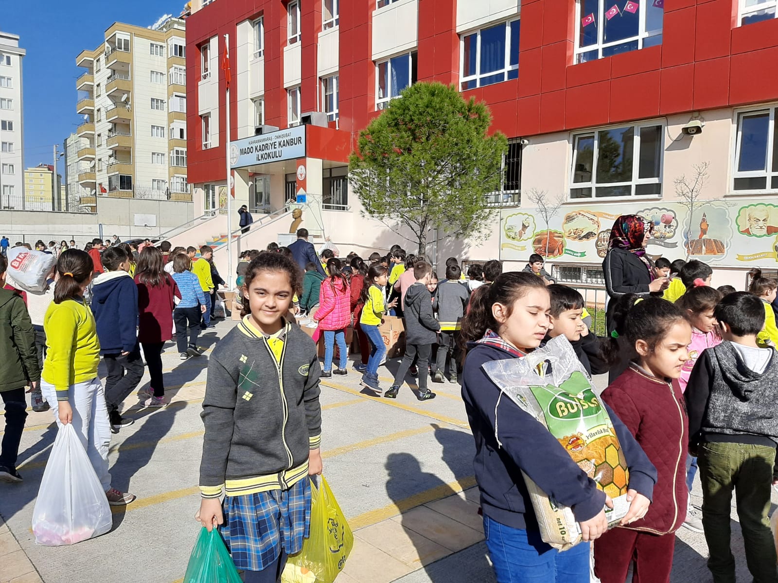 Öğrencilerden İdlib'e Anlamlı Destek