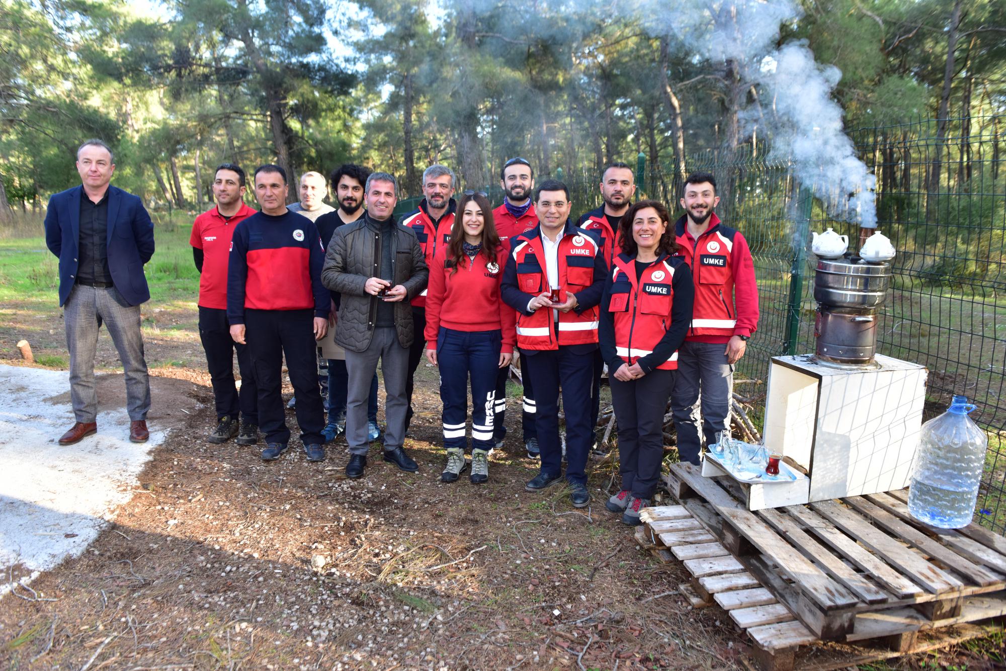 Tütüncü'den deprem bölgesine koşan UMKE'ye teşekkür