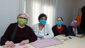 YENİMEK kursiyerleri kendi maskelerini üretiyor