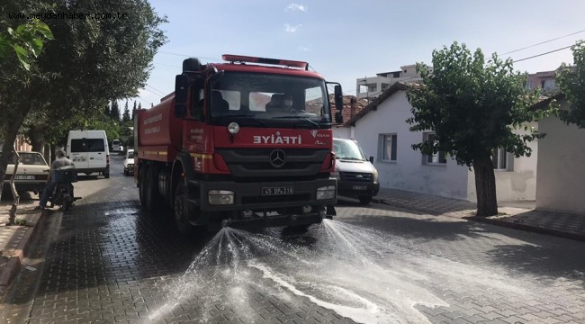 Akhisar'da Karantina Altındaki Sokaklar Dezenfekte Edildi