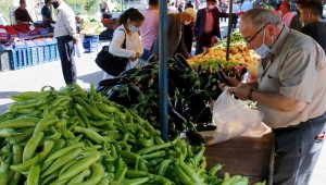 AKKUŞ'TA PAZARA YENİ GÜNÜNDE YOĞUN İLGİ