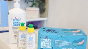 ATAŞEHİR'DE BERBER VE KUAFÖRLERE HİJYEN SETİ DAĞITILIYOR