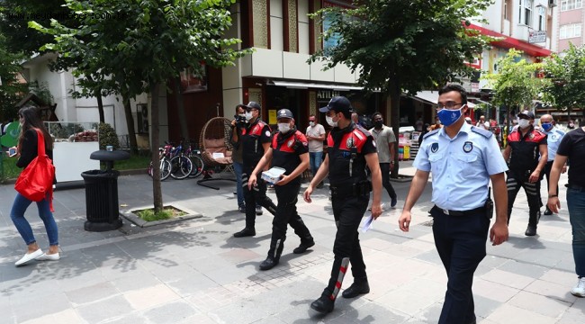 Bağcılar'da polis-zabıta birlikte maske denetimi yaptı