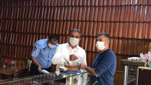 Başkan Yılmazlar normalleşme sürecinde esnafı ziyaret etti