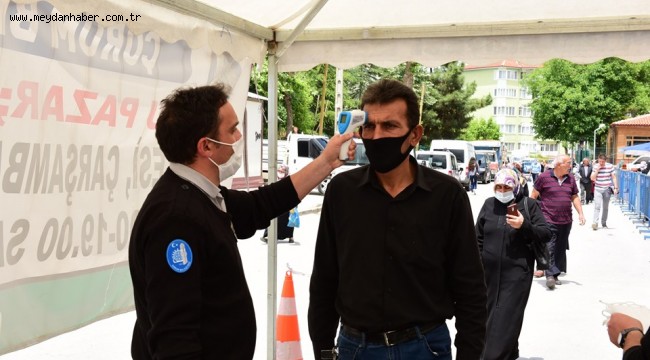 Belediye, pazarlarda tedbiri elden bırakmıyor