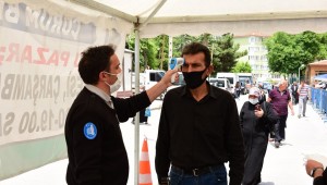 Belediye, pazarlarda tedbiri elden bırakmıyor