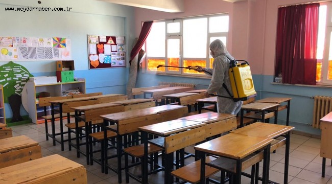 BURHANİYE'DE OKULLAR SINAV ÖNCESİ DEZENFEKTE EDİLDİ