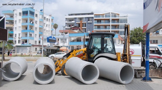 Büyükşehir çalışıyor, Karataş'ta su baskını sorunu çözülüyor