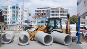 Büyükşehir çalışıyor, Karataş'ta su baskını sorunu çözülüyor