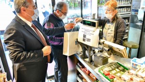 BÜYÜKŞEHİR'DEN İŞ YERLERİNE DEZENFEKSİYON DESTEĞİ, MASKE DAĞITIMI VE HİJYEN KONTROLÜ