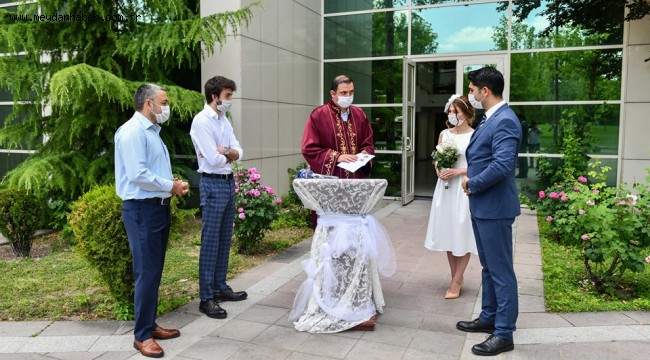 BÜYÜKŞEHİR'İN BAHÇEDE NİKAH DÖNEMİ DEVAM EDİYOR 