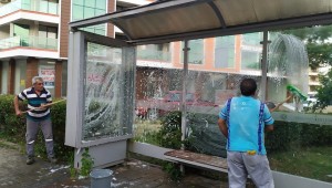 Duraklar yıkanıp dezenfekte edildi