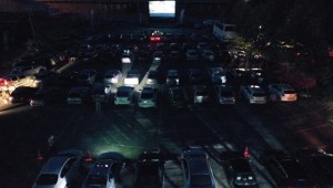 Kandıra'da arabada sinema keyfi yaşandı