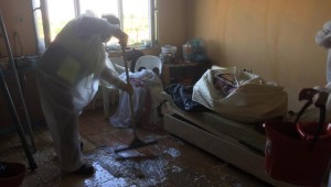 MALKARA BELEDİYESİ EKİPLERİ TARAFINDAN HALK SAĞLIĞINI TEHDİT EDEN ÇÖP EVİN TEMİZLİĞİ GERÇEKLEŞTİRİLDİ