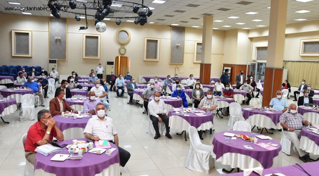 Muhtarlarla bir araya gelen Başkan Başdeğirmen, Isparta'ya hep beraber en güzel hizmeti vermeye devam edeceklerini söyledi. 