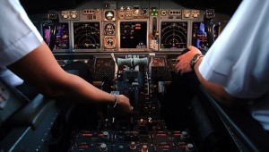 Pakistan Uluslararası Havayolları (PIA) 150 pilotuna şüpheli yollarla pilot belgesi aldıkları iddiasıyla uçuş yasağı getirdi.