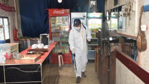 ŞEHZADELER BELEDİYESİ KAHVEHALERİ DEZENFEKTE EDİYOR 