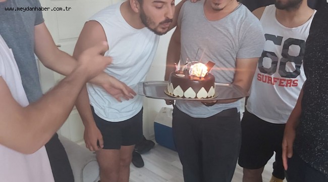 Takım arkadaşlarından Tugay Yıldırım'a sürpriz doğum günü