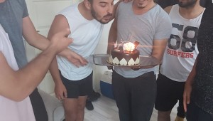 Takım arkadaşlarından Tugay Yıldırım'a sürpriz doğum günü
