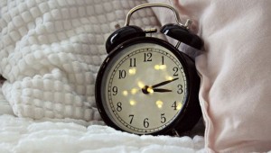 Alarm kurarak uyananlara 'biyolojik saat' uyarısı