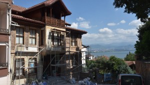 Başkan Hürriyet tarihi İzmit evlerine sahip çıkıyor