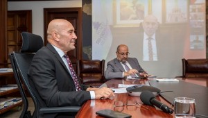 Başkan Soyer Fikir Önderleri Forumu'nda projelerini anlattı