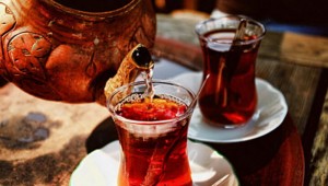 "Çeşme'de denize karşı çay içmek 2 TL!"