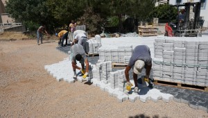 KİLİT PARKE TAŞI İLE YOL, KALDIRIM VE OTOPARK ÇALIŞMALARI DEVAM EDİYOR