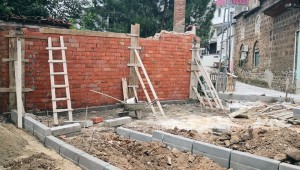 Tarihi Çukur Cami'nin Çevresi Güzelleşiyor