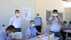  Zabıtalar gözlemci oldu, satıcılar kura çekti