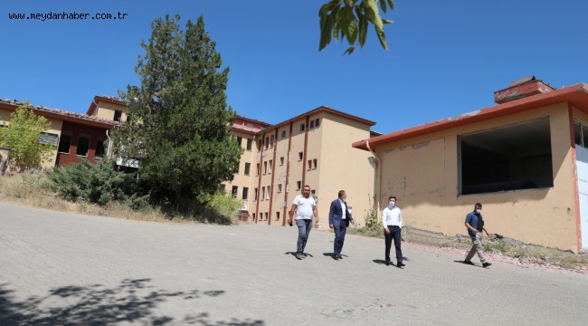 BAŞKAN ARI, NEVŞEHİR BELEDİYESİ'NE DEVRİ GERÇEKLEŞEN ESKİ SSK HASTANESİ BİNASI VE ARSASINDA İNCELEMELERDE BULUNDU