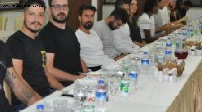 Efeler'e kupa öncesi moral yemeği  