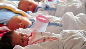 İran'da bir kadın altız bebek dünyaya getirdi