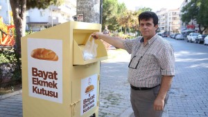Karşıyaka'da bayat ekmekler toplanıyor