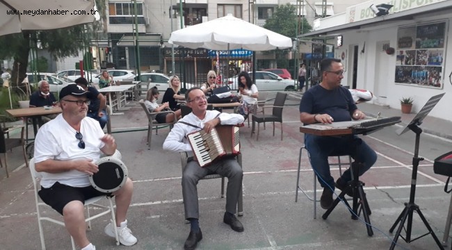 Karşıyaka'da Herkese şarkı türkü söyleteceğiz