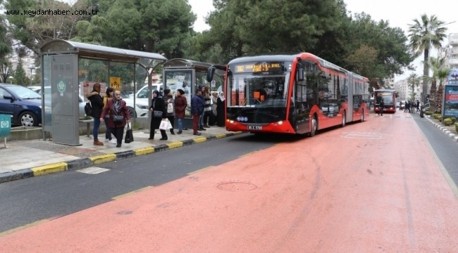 Manisa'da Büyükşehir'in Kırmızı Otobüsleri Sağlık Çalışanları İçin Ücretsiz