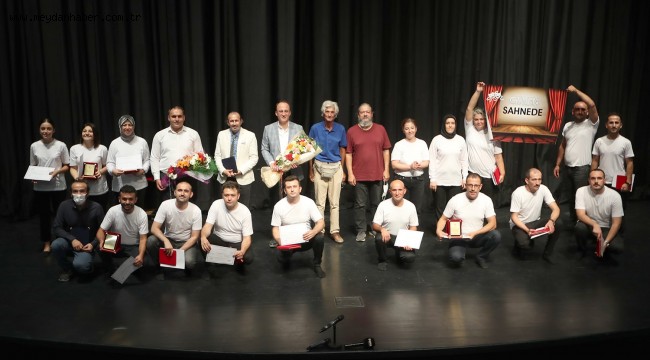 PAMUKKALE BELEDİYESİ ÇALIŞANLARI TİYATRO SAHNESİNDE