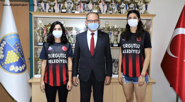 Turgutlu Belediyespor'da Nazlıcan ve Çağla İmzaladı
